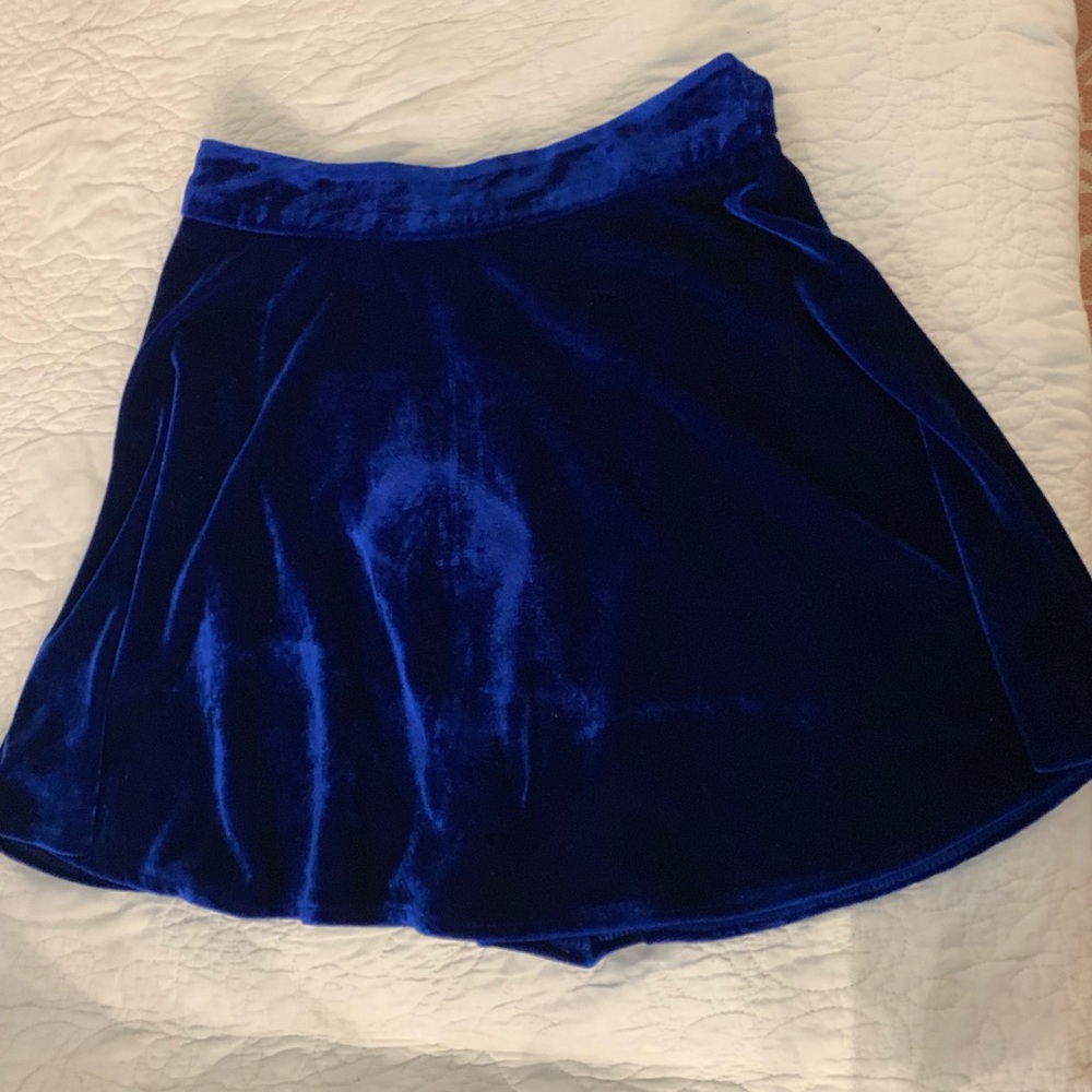 Tobi velvet skirt 💙